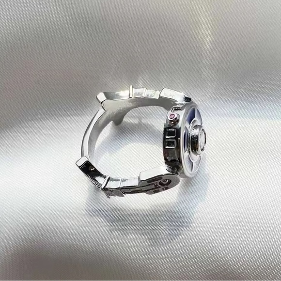 ⭐️NEW⭐️ 925 Sterling Silver Plated R2-D2 Shaped Ring With Center Diamond Stone - Picture 5 of 7
